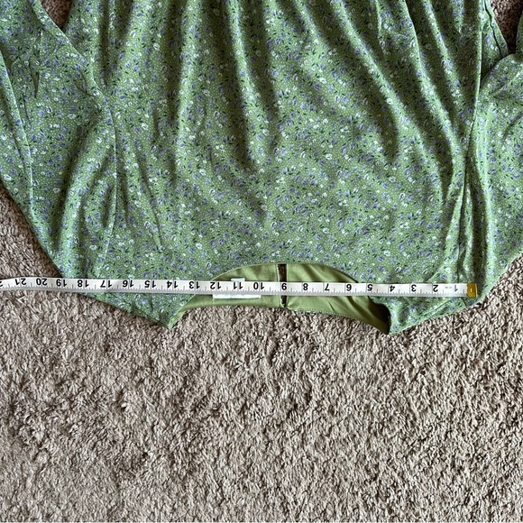 Green belted dress - Picture 5 of 9